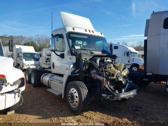  Salvage Freightliner Cascadia 125