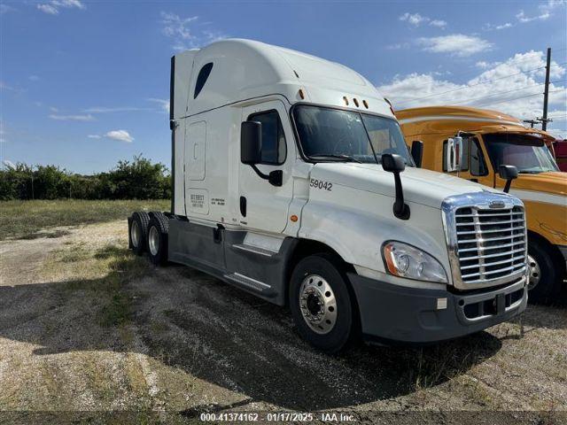  Salvage Freightliner Cascadia 125