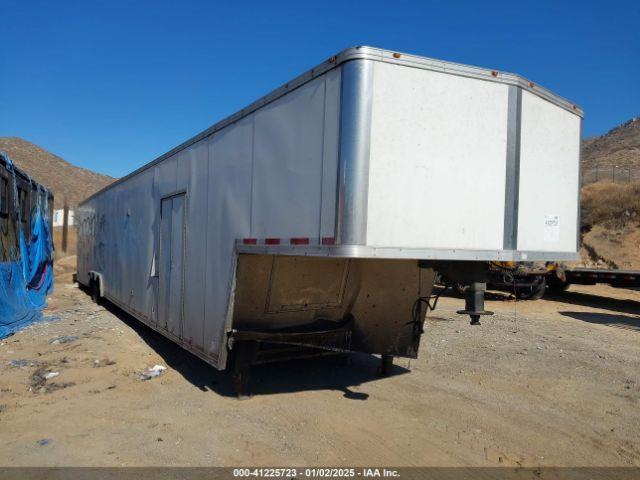  Salvage Vintage Trailers Trailer