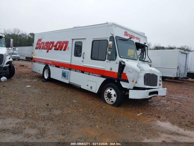  Salvage Freightliner Mt55