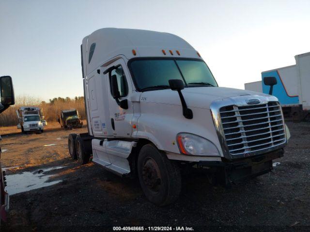  Salvage Freightliner Cascadia 125