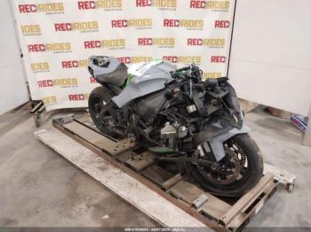  Salvage Kawasaki Zx1002