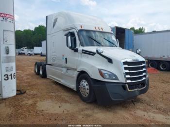  Salvage Freightliner New Cascadia 126