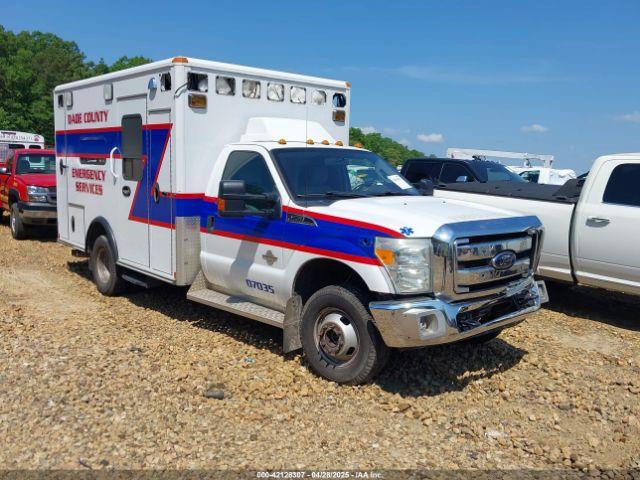  Salvage Ford Ambulance F-350 Chassis