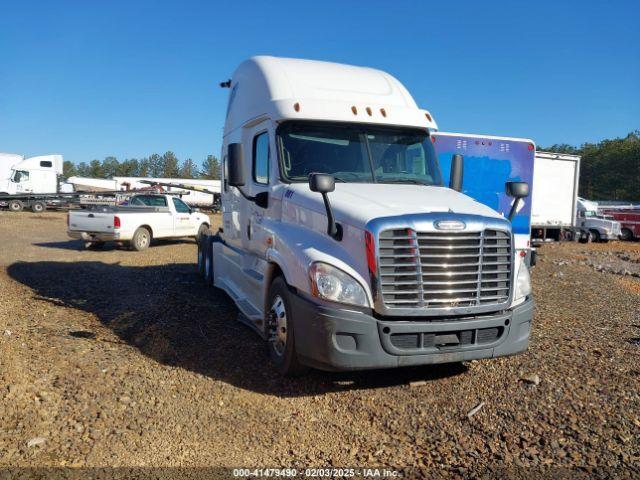  Salvage Freightliner Cascadia 125