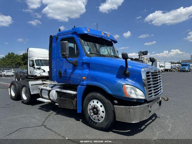  Salvage Freightliner Cascadia 125