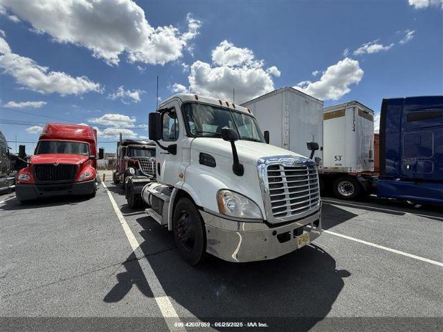  Salvage Freightliner Cascadia 113