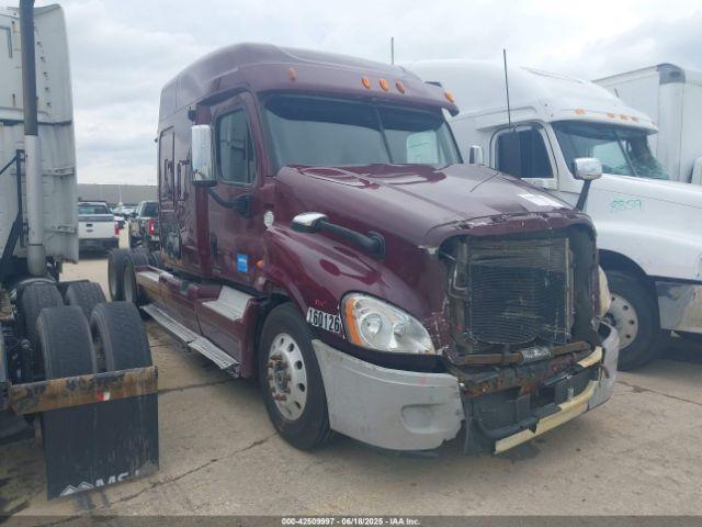  Salvage Freightliner Cascadia 125