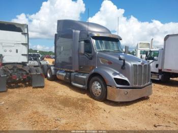  Salvage Peterbilt 579