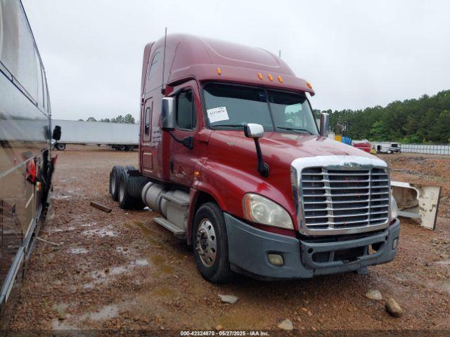 Salvage Freightliner Cascadia 125