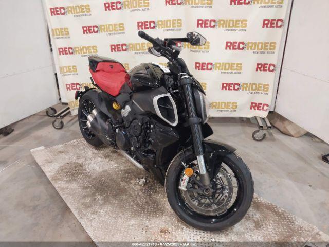  Salvage Ducati Diavel
