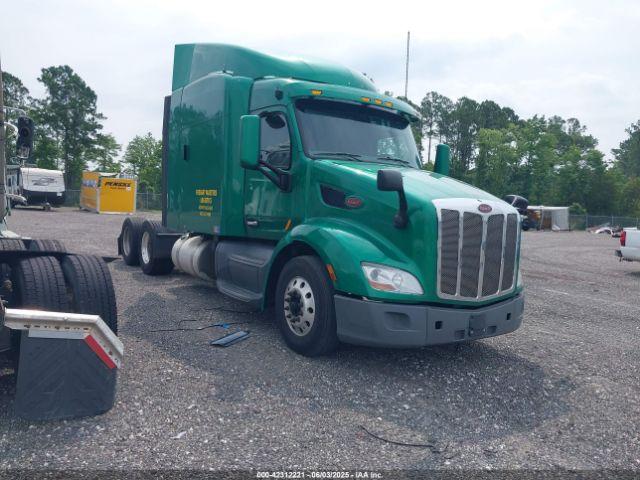  Salvage Peterbilt 579