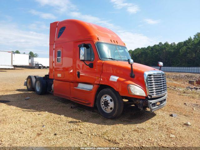  Salvage Freightliner Cascadia 125