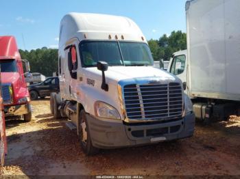  Salvage Freightliner Cascadia 125