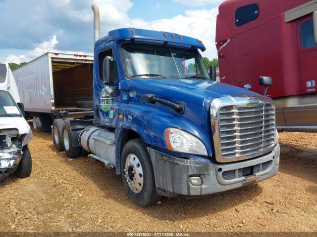  Salvage Freightliner Cascadia 125