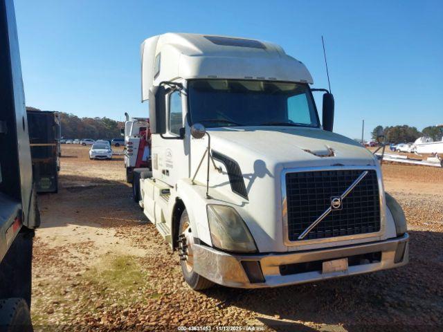  Salvage Volvo Vn