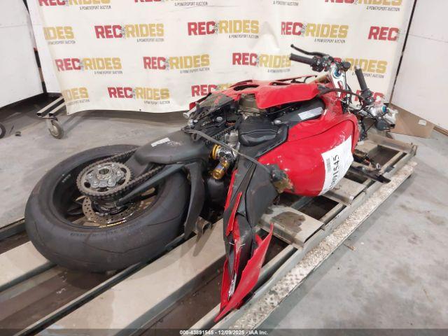 Ducati Panigale V4s Image 17