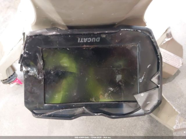 Ducati Panigale V4s Image 14