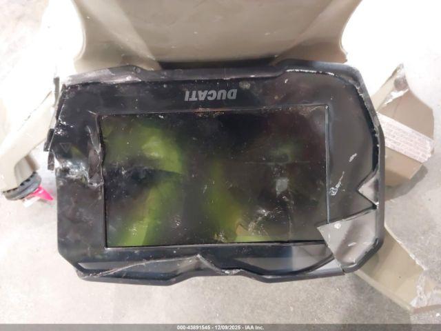 Ducati Panigale V4s Image 14