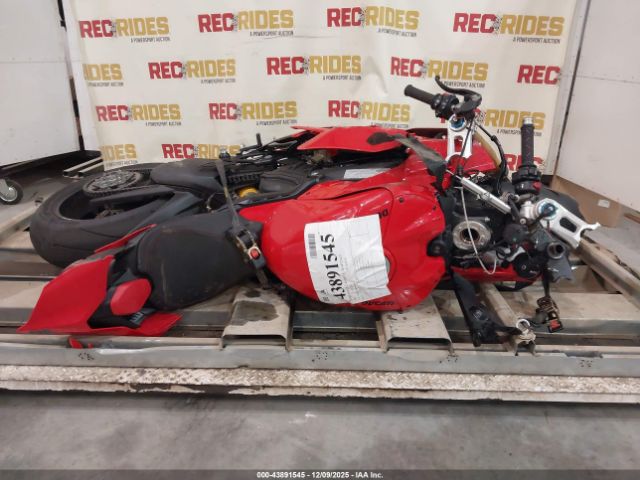 Ducati Panigale V4s Image 18