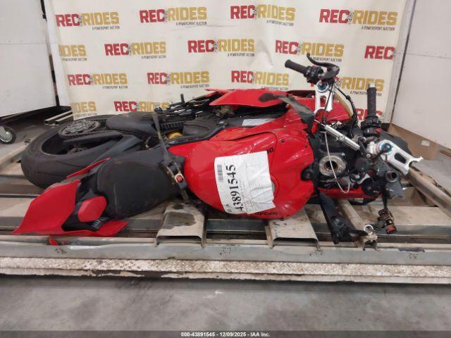 Ducati Panigale V4s Image 18