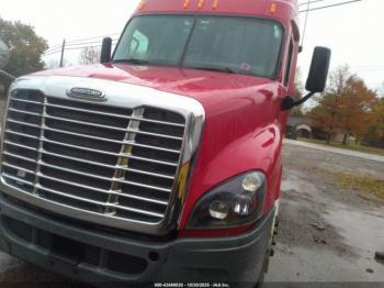  Salvage Freightliner Cascadia 125