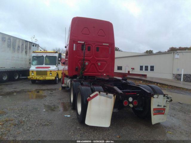 Freightliner Cascadia 125 Image 7