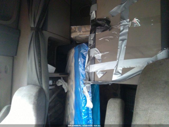 Freightliner Cascadia 125 Image 11