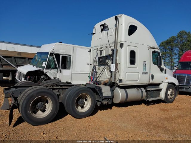 Freightliner Cascadia 125 Image 17