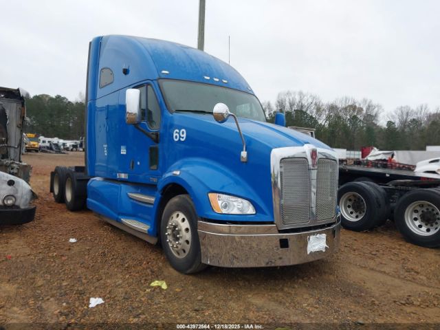 Kenworth Construction T700 Image 1