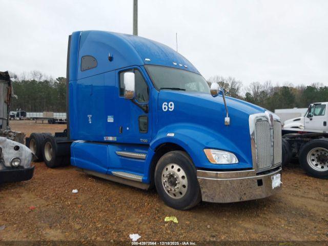 Kenworth Construction T700 Image 10