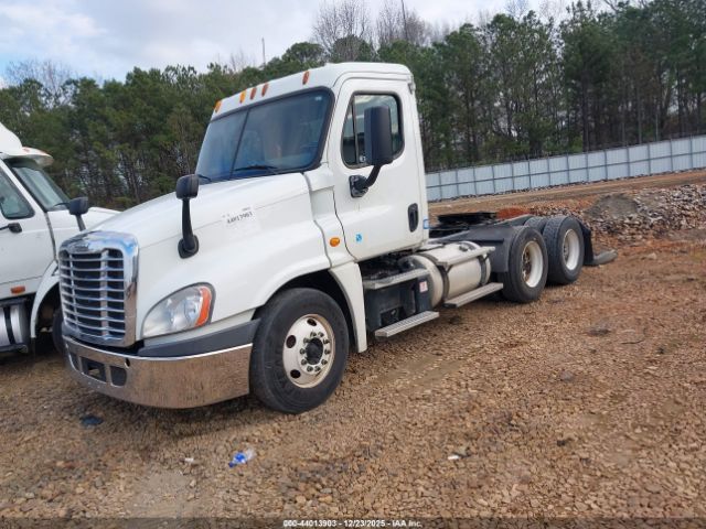 Freightliner Cascadia 125 Image 6