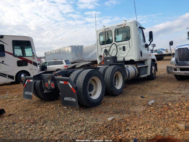 Freightliner Cascadia 125 Image 7