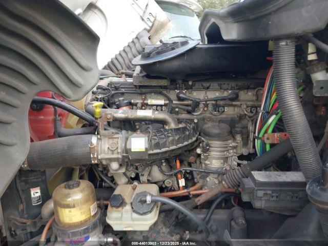 Freightliner Cascadia 125 Image 5