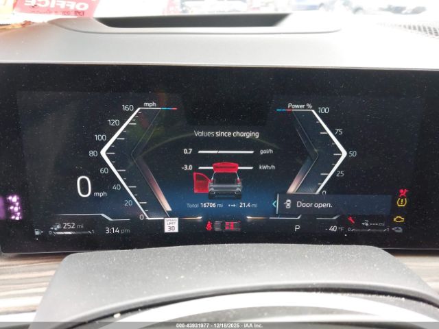 BMW X Series Xdrive50e Image 3